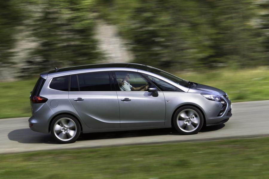  Opel Zafira Tourer 1.6 CDTi Ecotec 2013 года  (фото 27 из 46)